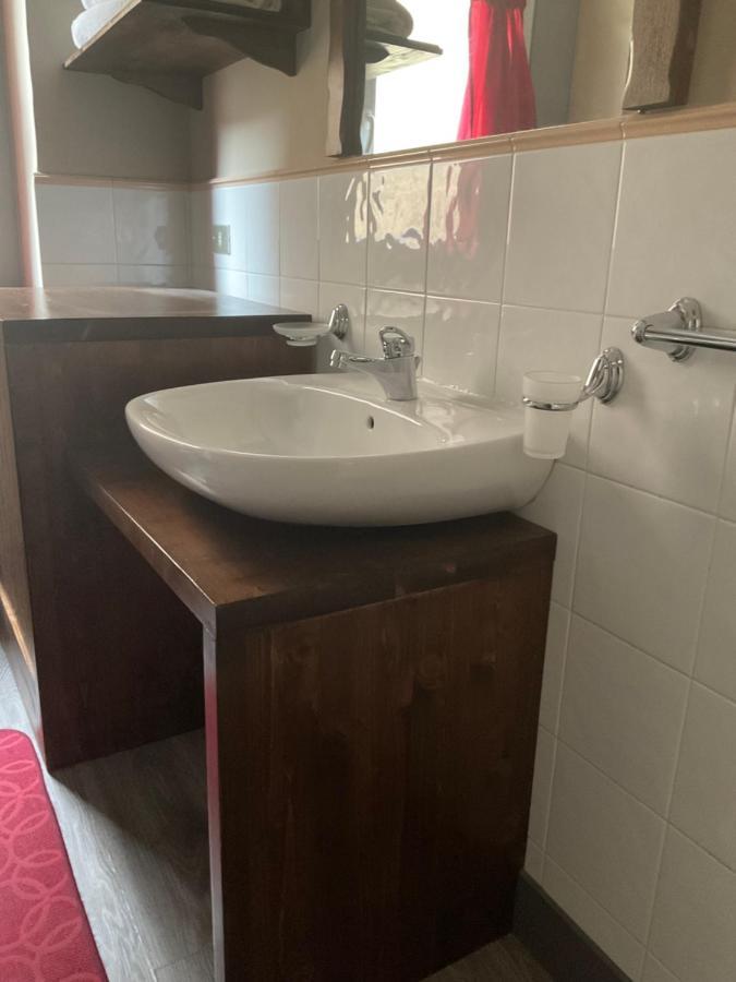 384 Guesthouse Rooms & Suite เอนนา ภายนอก รูปภาพ