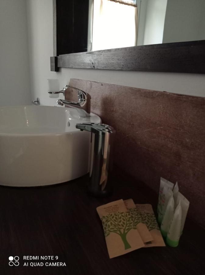 384 Guesthouse Rooms & Suite เอนนา ภายนอก รูปภาพ