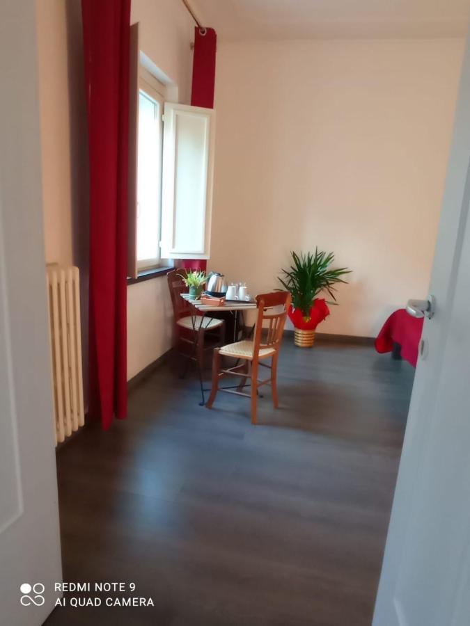 384 Guesthouse Rooms & Suite เอนนา ภายนอก รูปภาพ