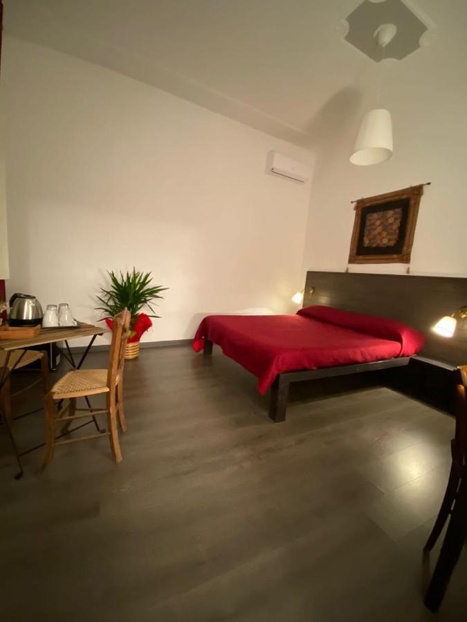 384 Guesthouse Rooms & Suite เอนนา ภายนอก รูปภาพ