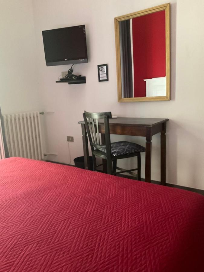 384 Guesthouse Rooms & Suite เอนนา ภายนอก รูปภาพ
