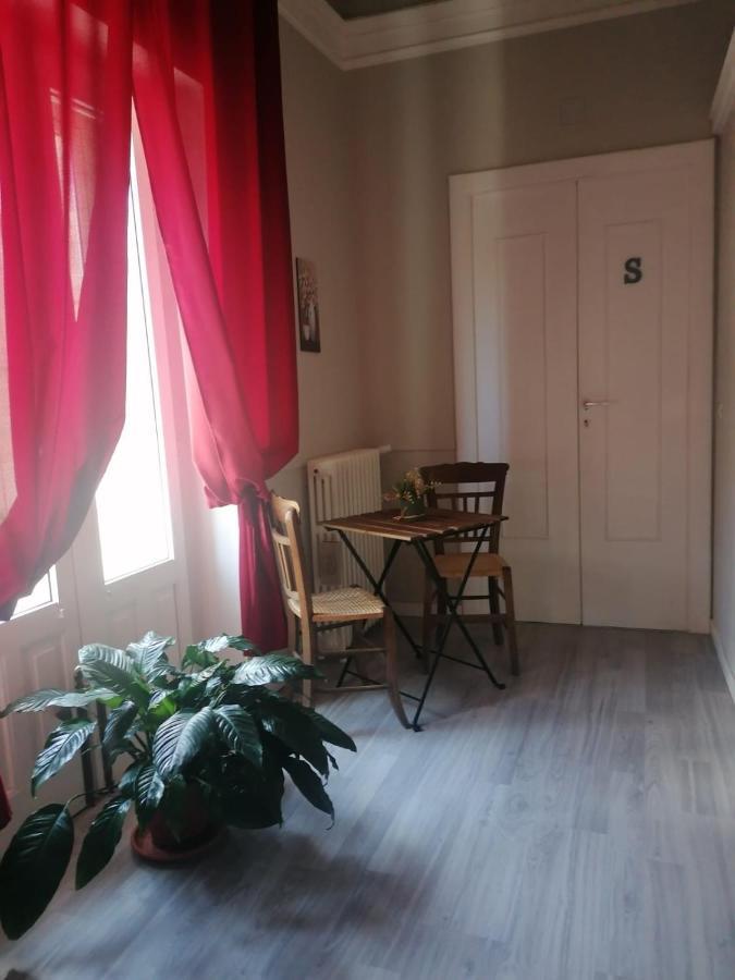 384 Guesthouse Rooms & Suite เอนนา ภายนอก รูปภาพ