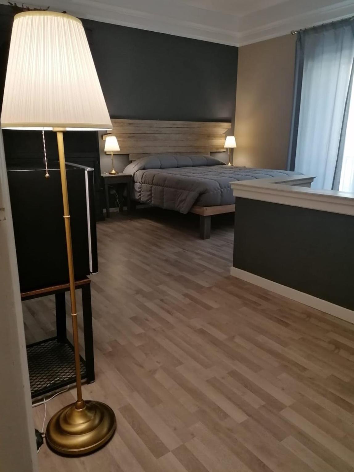 384 Guesthouse Rooms & Suite เอนนา ภายนอก รูปภาพ
