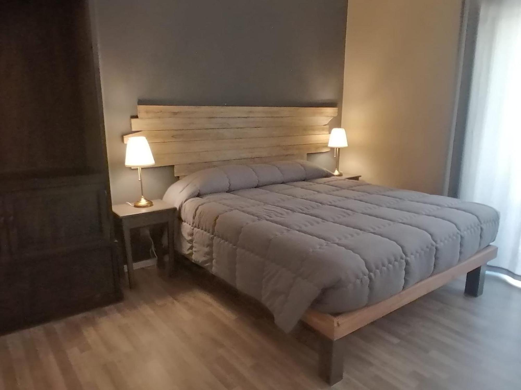 384 Guesthouse Rooms & Suite เอนนา ภายนอก รูปภาพ